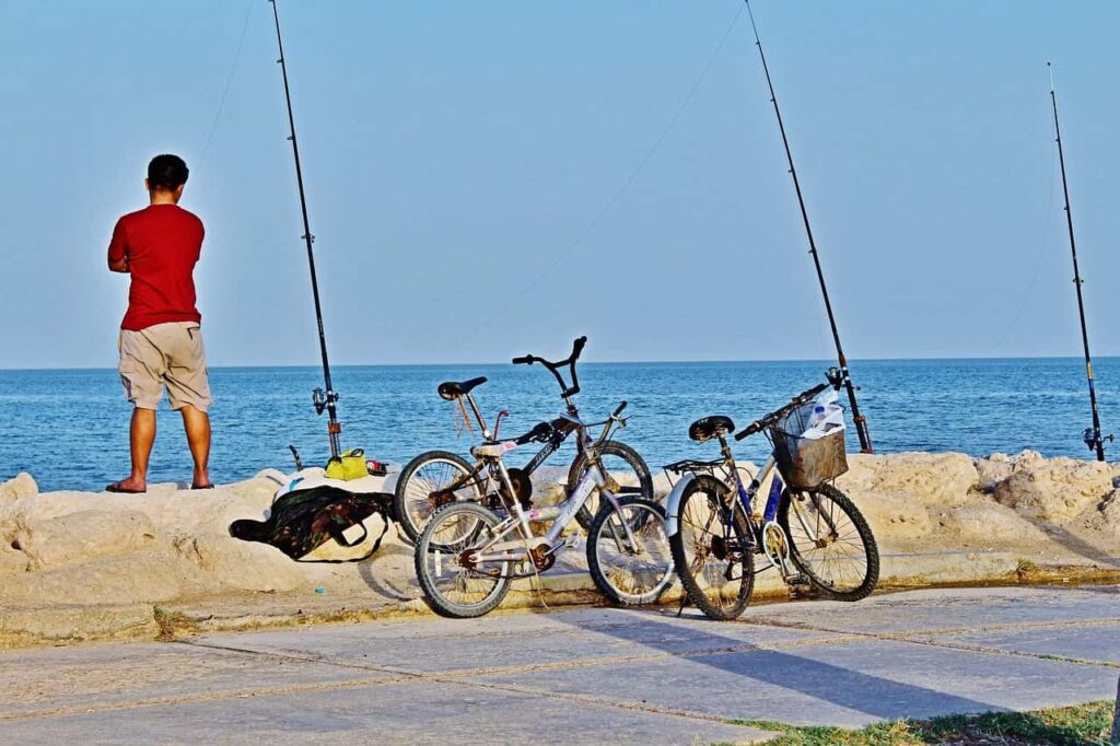khobar-beach-activity-fishing